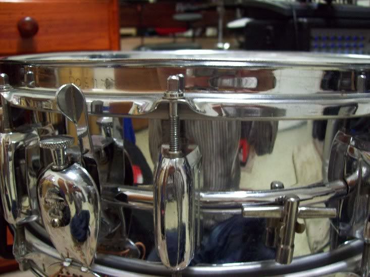 Sharing a piece of Australian drum history.....I'm scoring a Drouyn